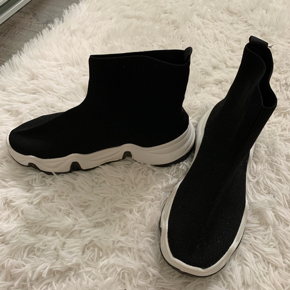 Pretty Little Thing Sneakers- SIZE 8